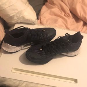 Nike, used twice basketball shoes. Kyrie’s.